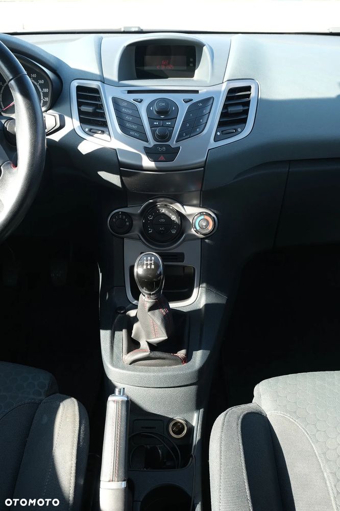 Ford Fiesta 1.6 Sport - 27
