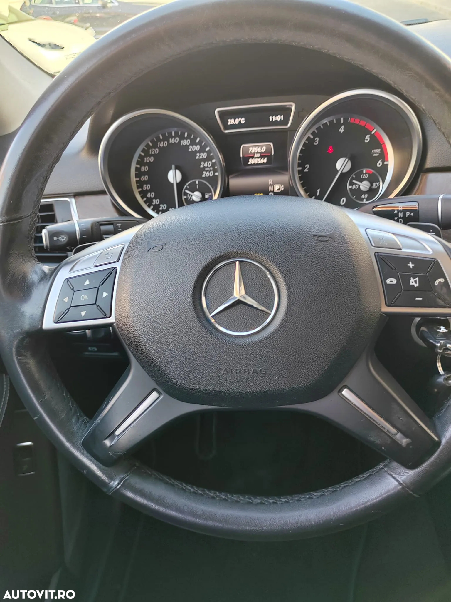 Mercedes-Benz ML 350 BlueTec 4MATIC Aut - 10