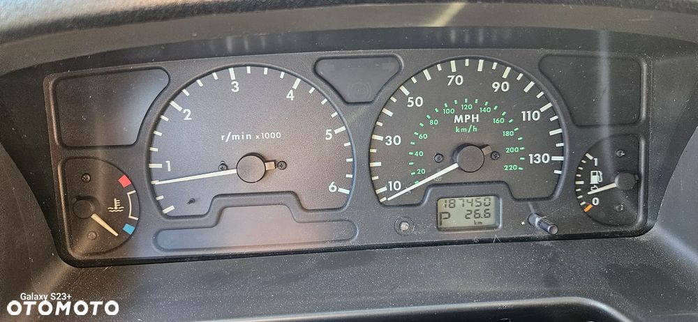 Land Rover Discovery - 16