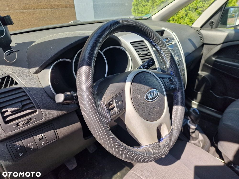 Kia Venga - 7