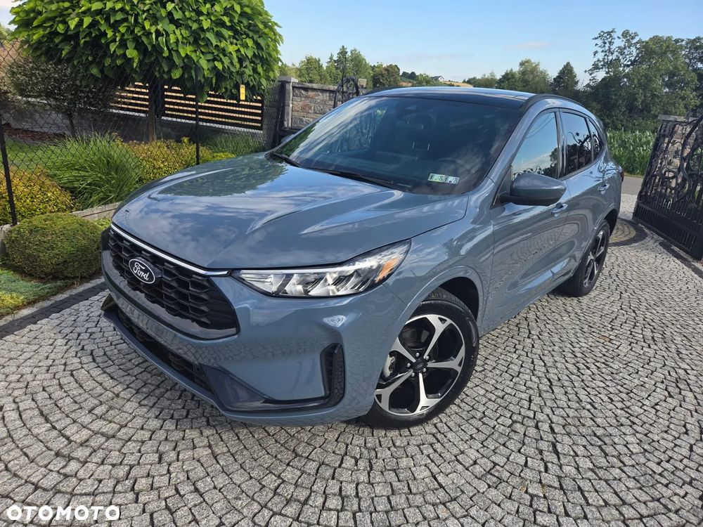 Ford Kuga 2.0 EcoBoost 4x4 Titanium - 36