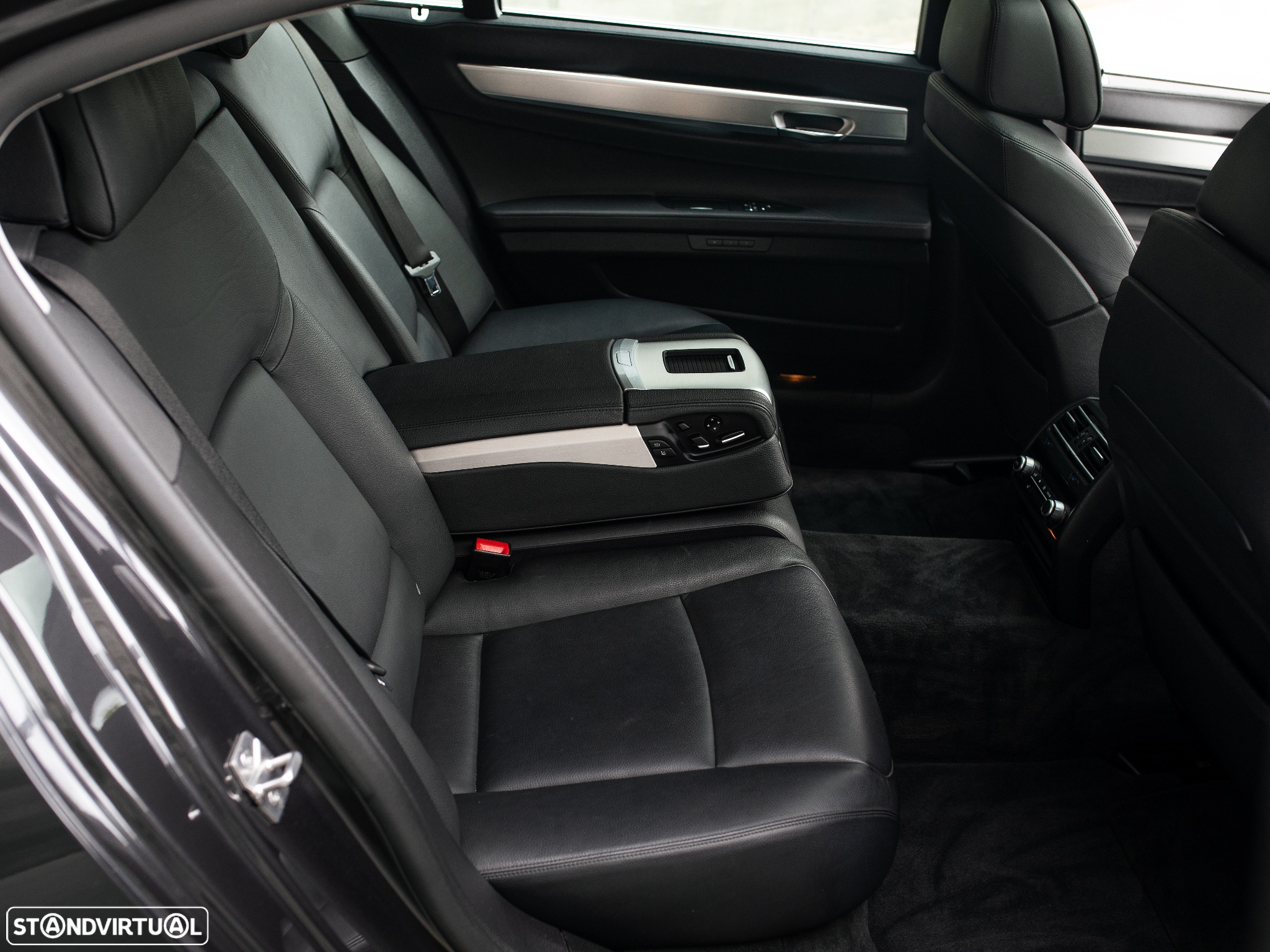 BMW 750 Li xDrive - 28