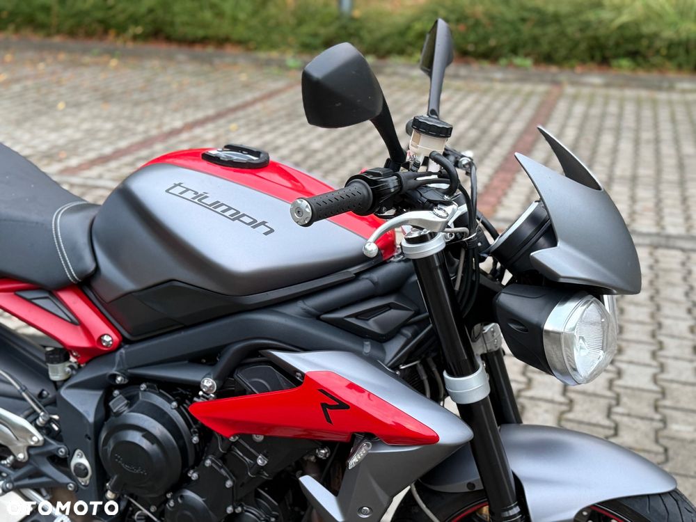 Triumph Street Triple - 16