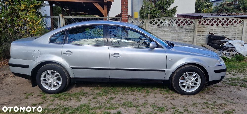 Volkswagen Passat 1.9 TDI Basis - 3