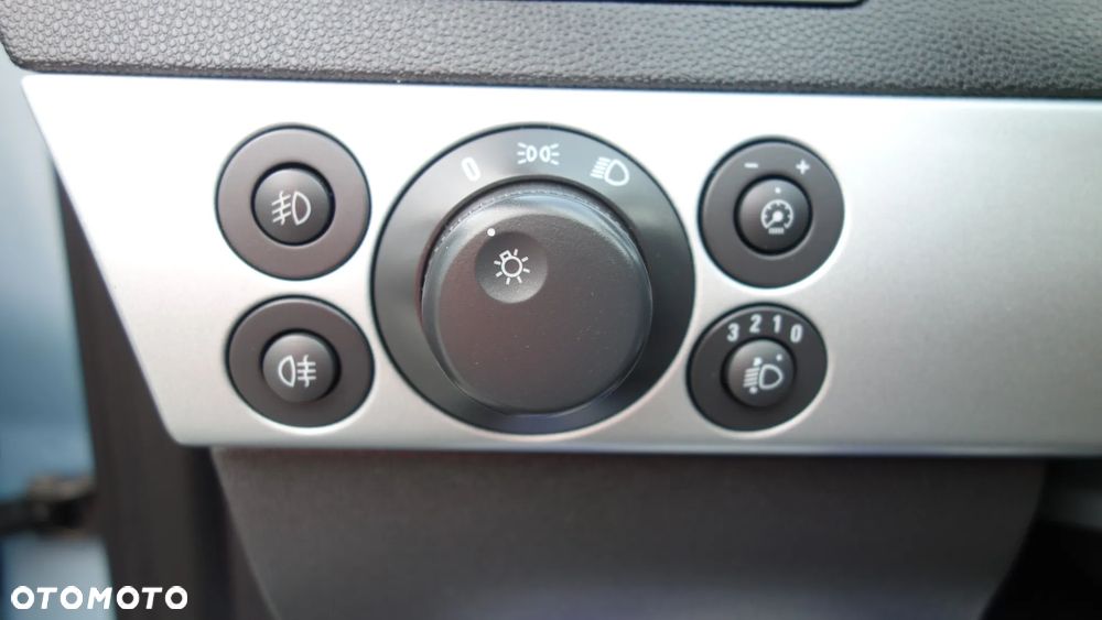 Opel Astra 1.8 Sport - 18