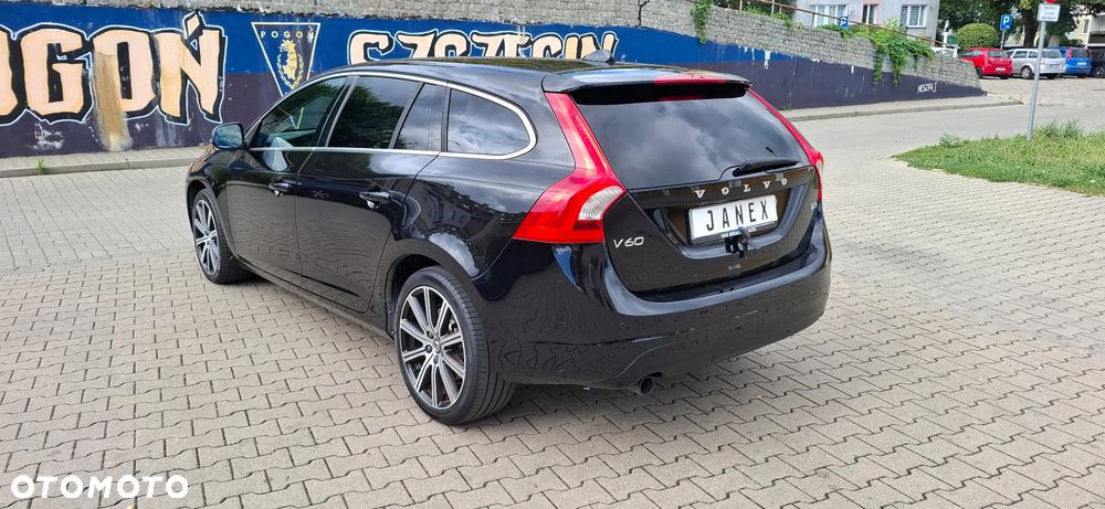 Volvo V60 D3 Drive-E Momentum - 8