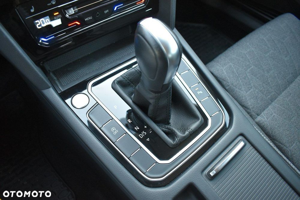 Volkswagen Passat 1.5 TSI EVO Business DSG - 25