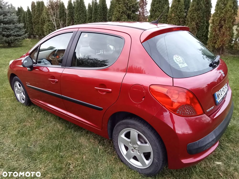 Peugeot 207 1.4 16V Trendy - 16
