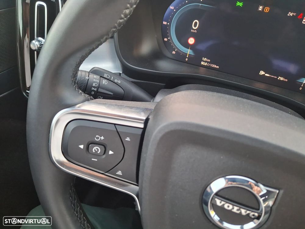 Volvo XC 40 2.0 B3 Black Edition - 21