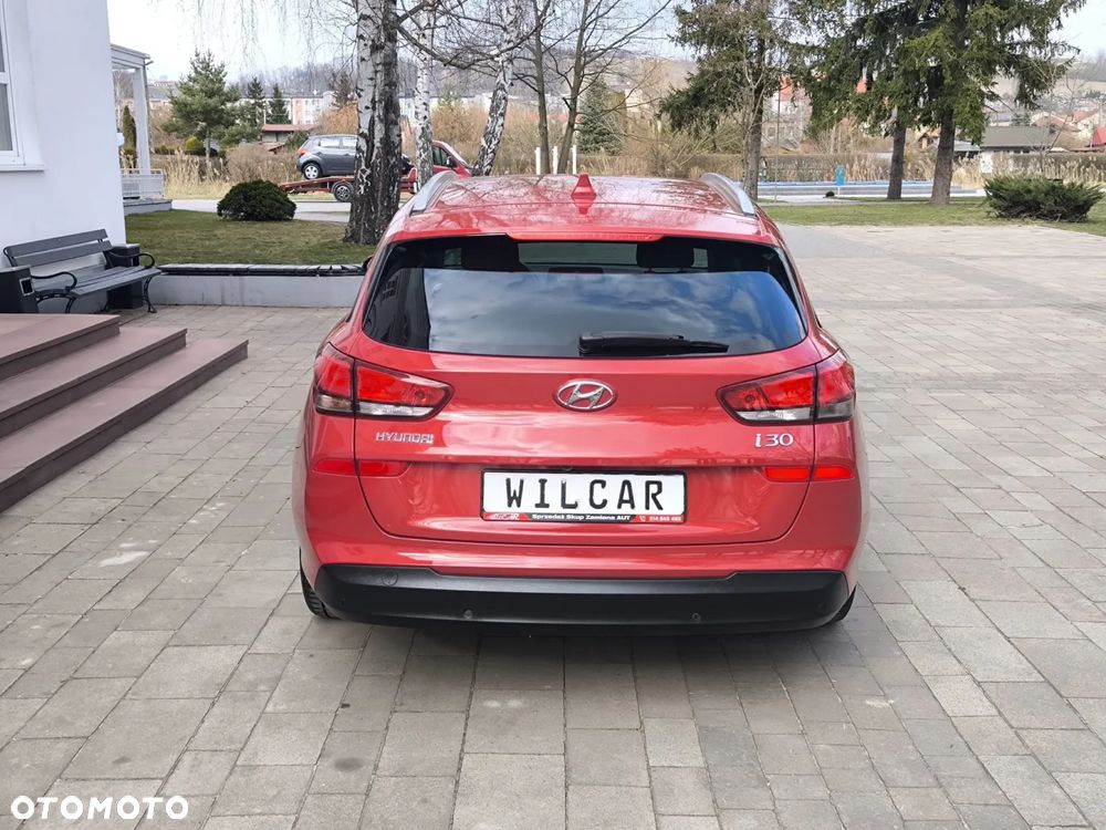 Hyundai i30 blue Kombi 1.6 CRDi Style - 18