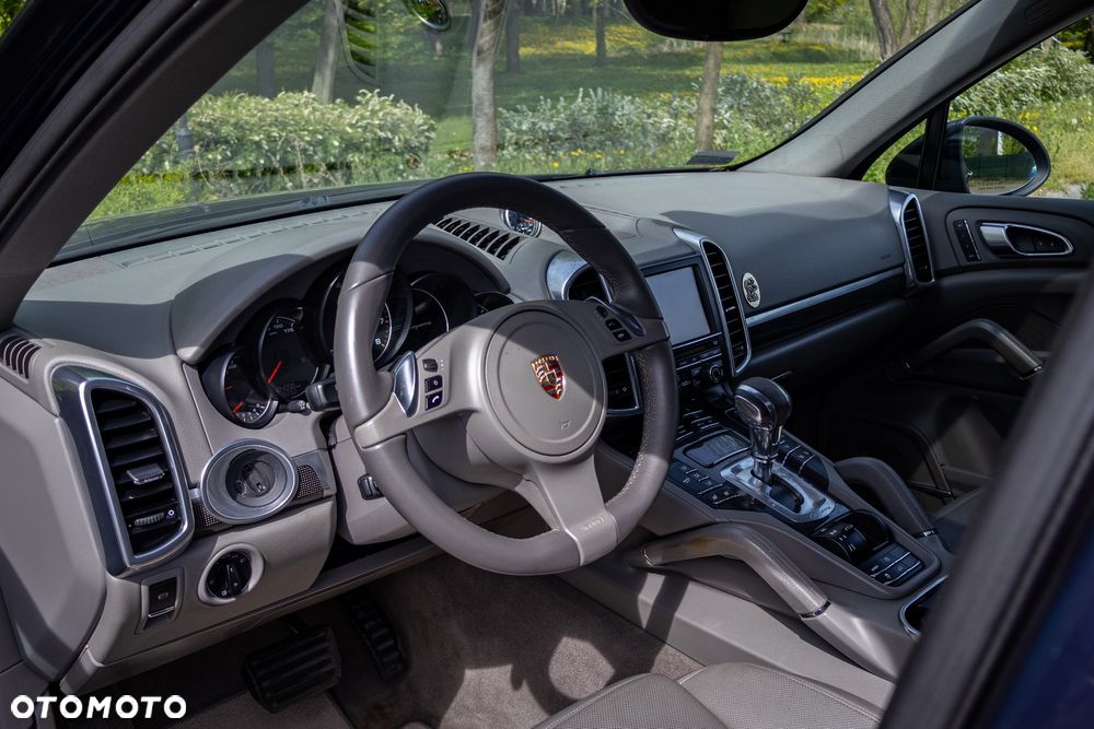 Porsche Cayenne - 7