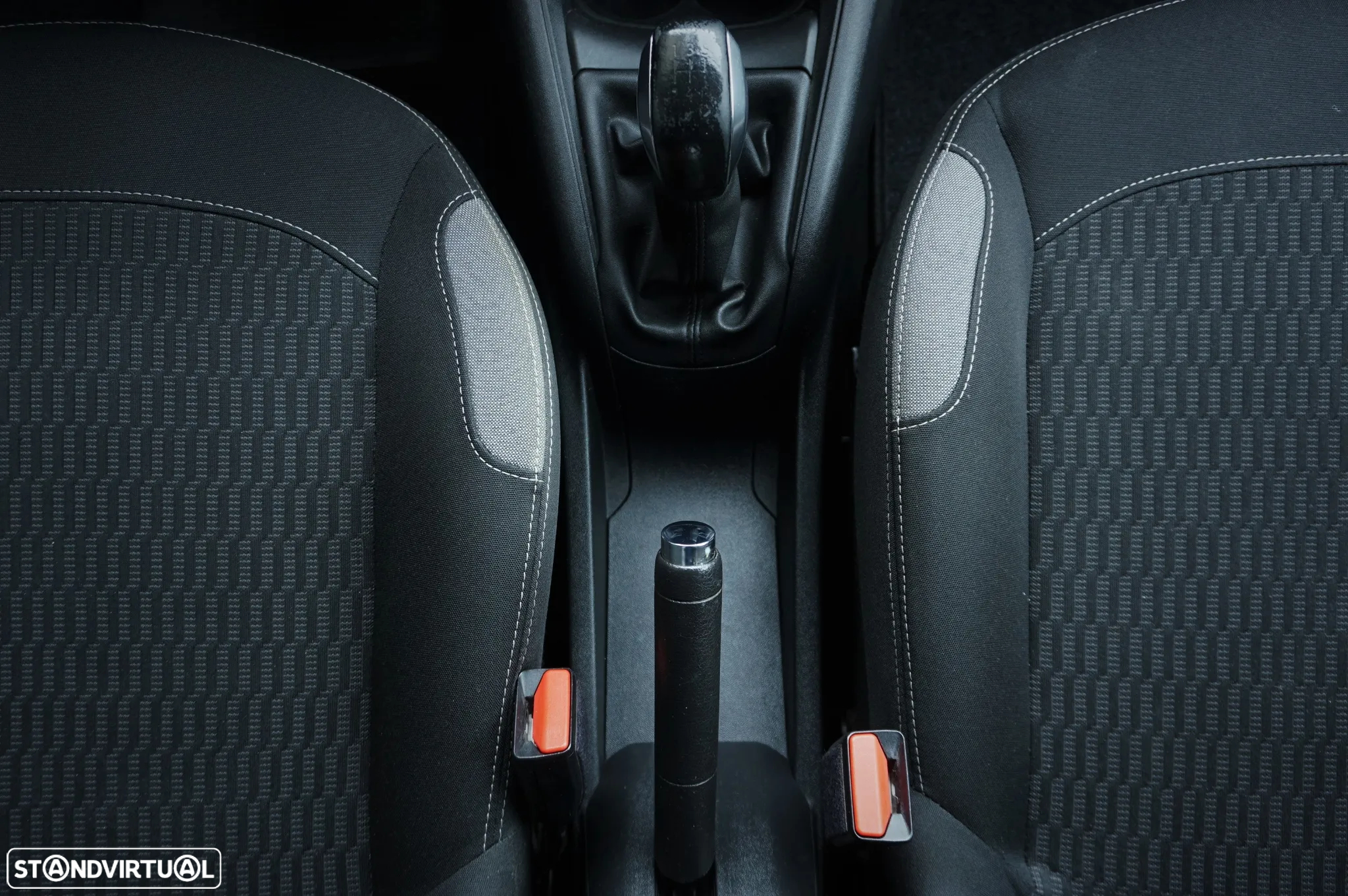 Peugeot 208 1.6 BlueHDi Style - 34