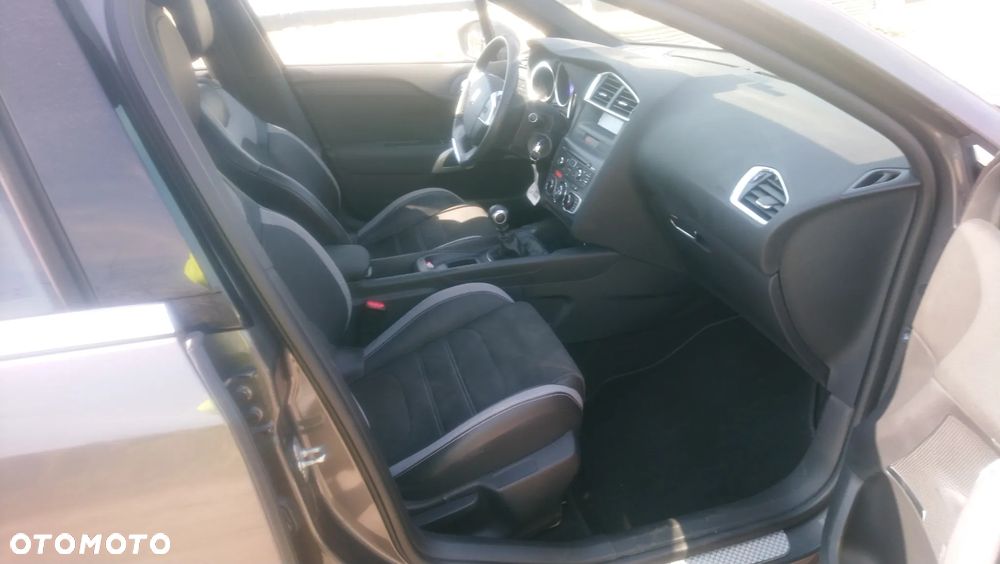 DS Automobiles DS 4 - 10