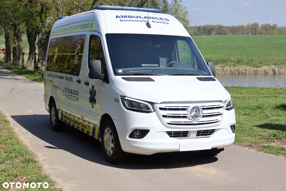Mercedes-Benz Sprinter 319 - 11