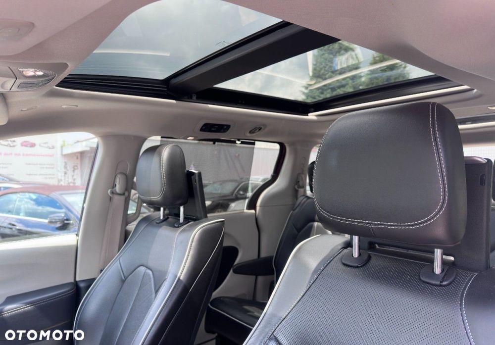 Chrysler Pacifica - 13