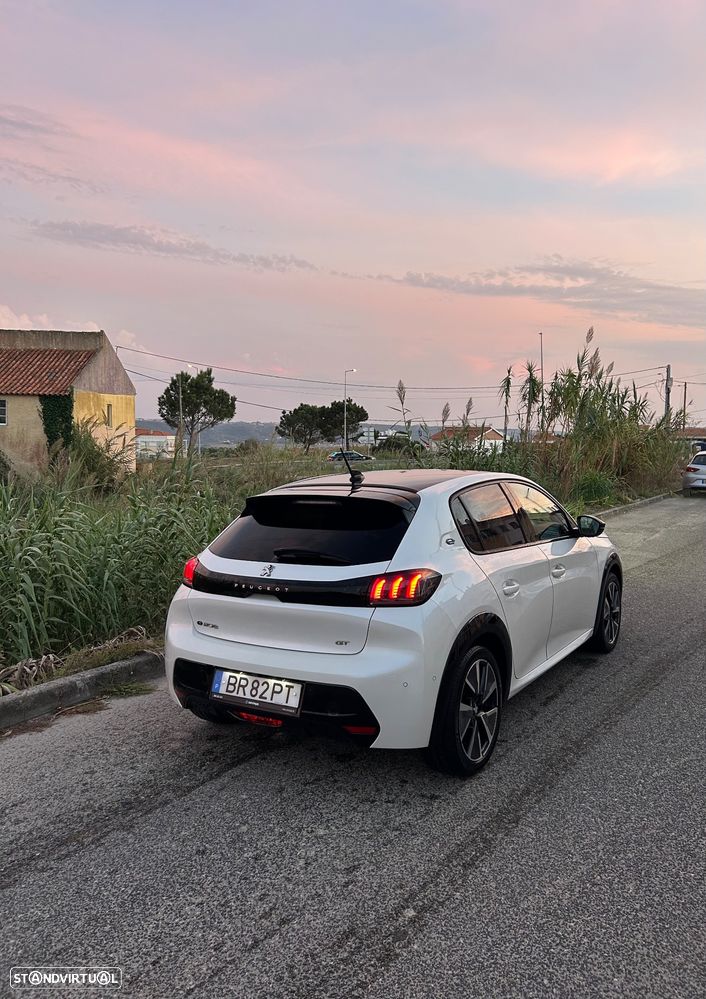 Peugeot e-208 GT - 13