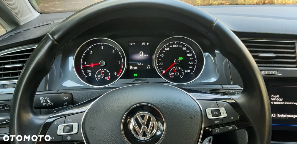 Volkswagen Golf - 25