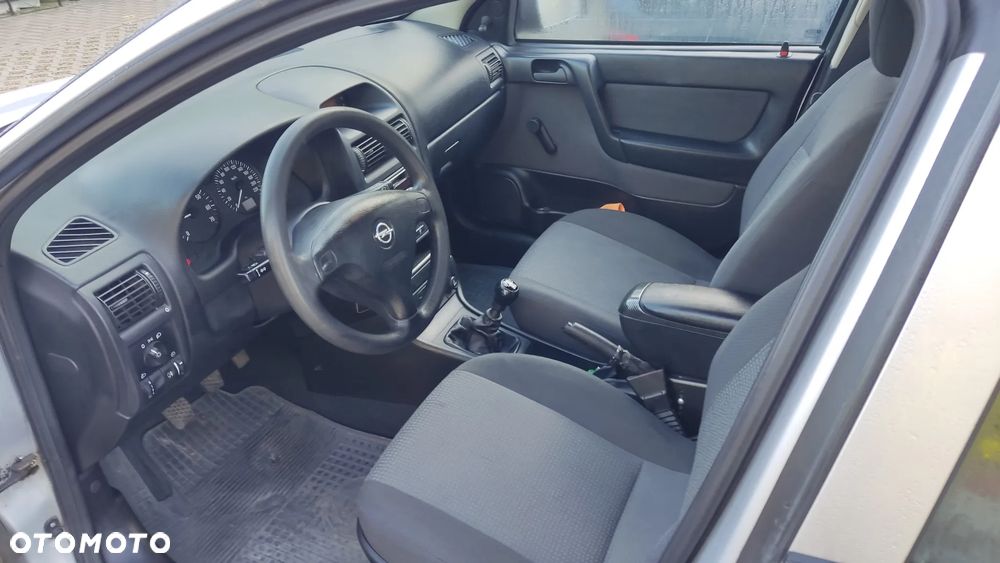 Opel Astra - 8