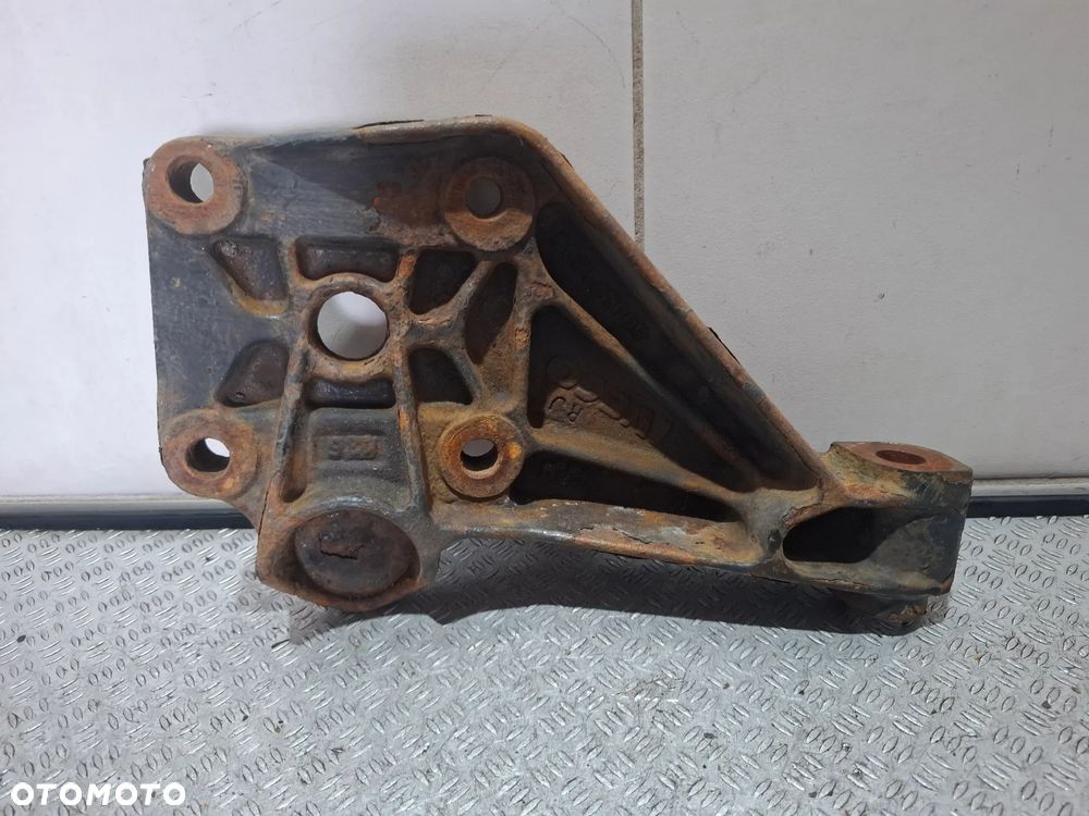 Mocowanie resora tył bliźniak lewy Iveco Daily 2016 rok 3,0HPI nr 500371285 - 1