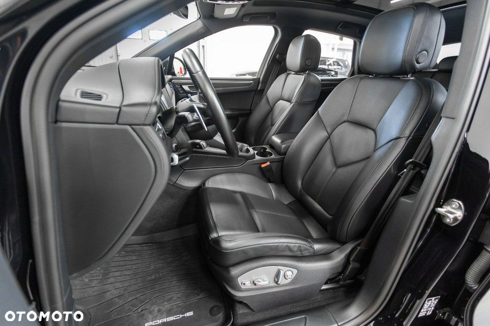 Porsche Macan - 23