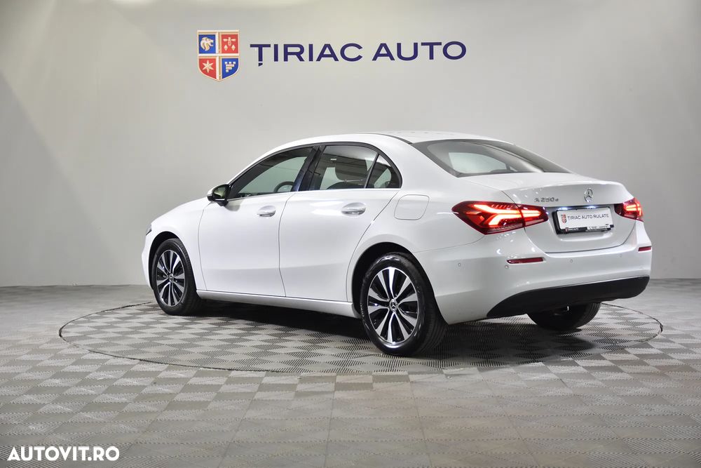 Mercedes-Benz A 250 e 8G-DCT - 3