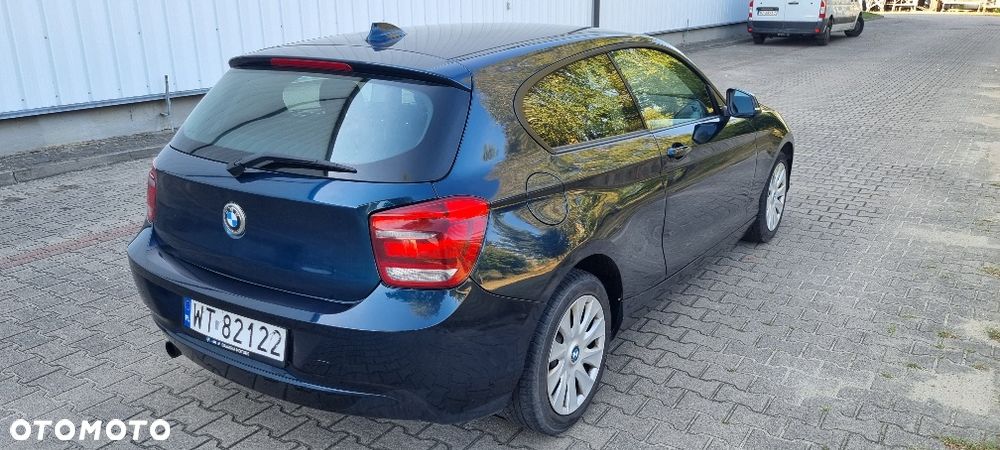 BMW Seria 1 114i - 4
