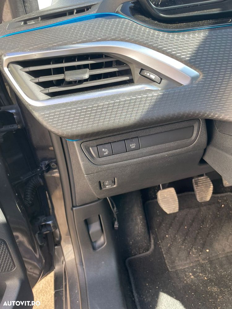 Peugeot 2008 1.2 PureTech Turbo S&S Allure - 14