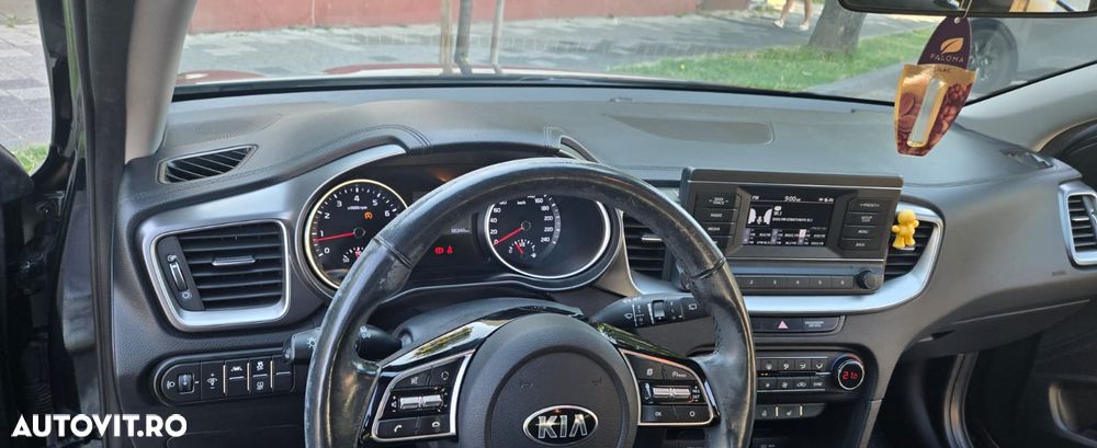 Kia Ceed - 10
