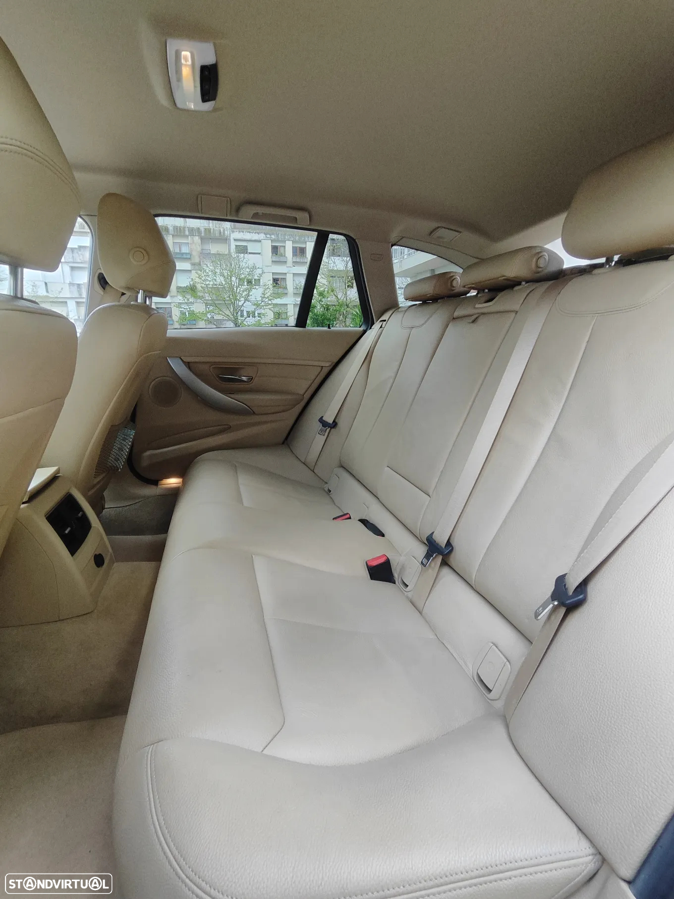 BMW 318 d Touring Line Luxury Auto - 10