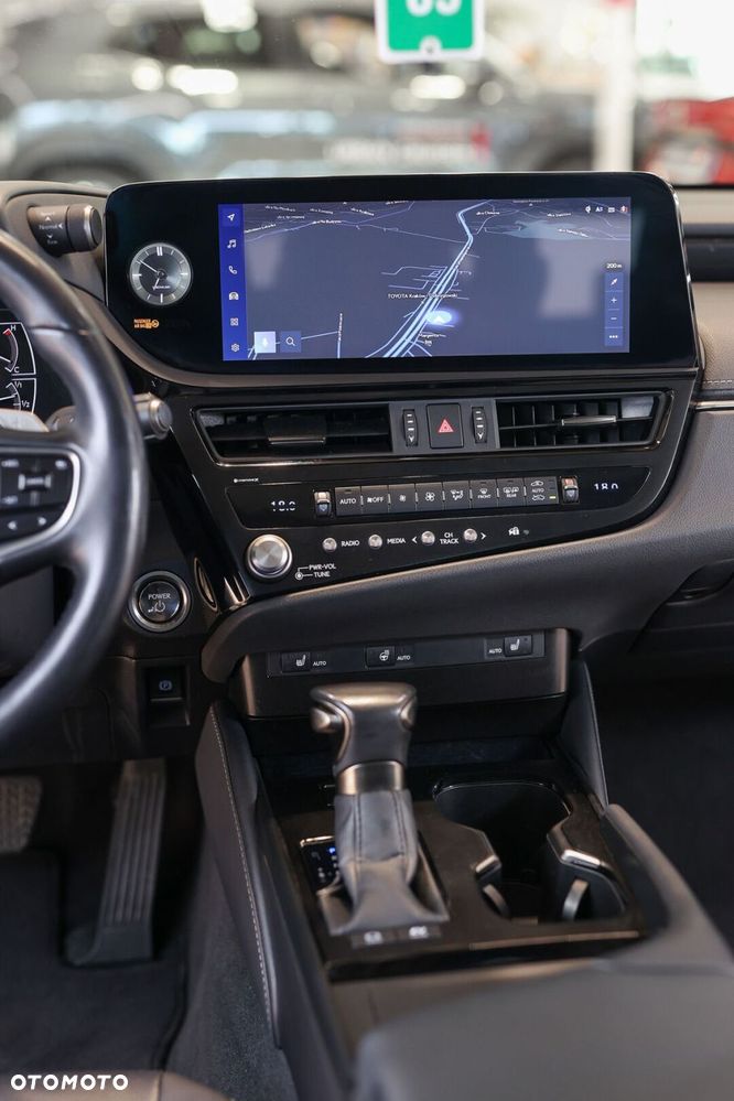 Lexus ES 300h Business Edition - 41