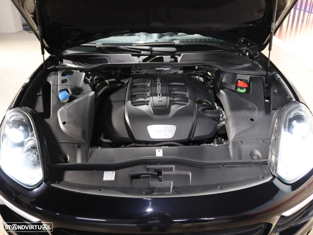 Porsche Cayenne Platinum Edition - 33