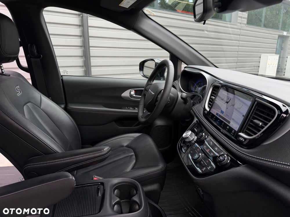 Chrysler Pacifica - 14