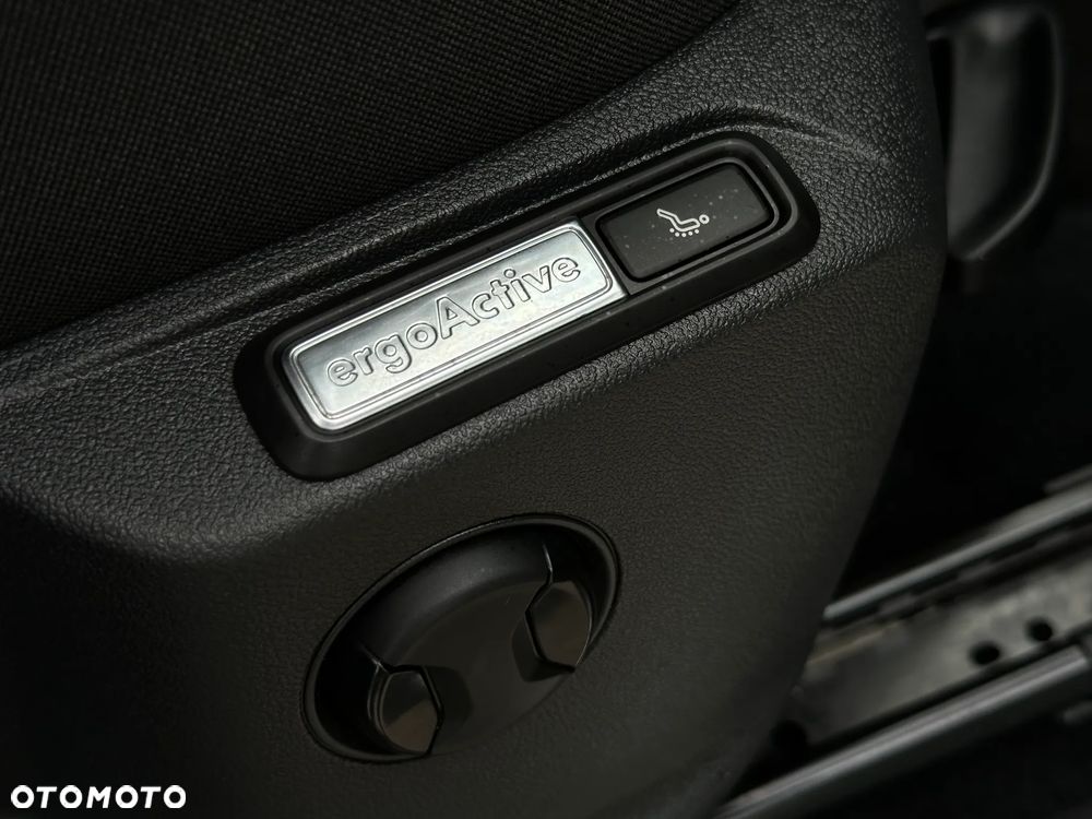 Volkswagen Tiguan - 16