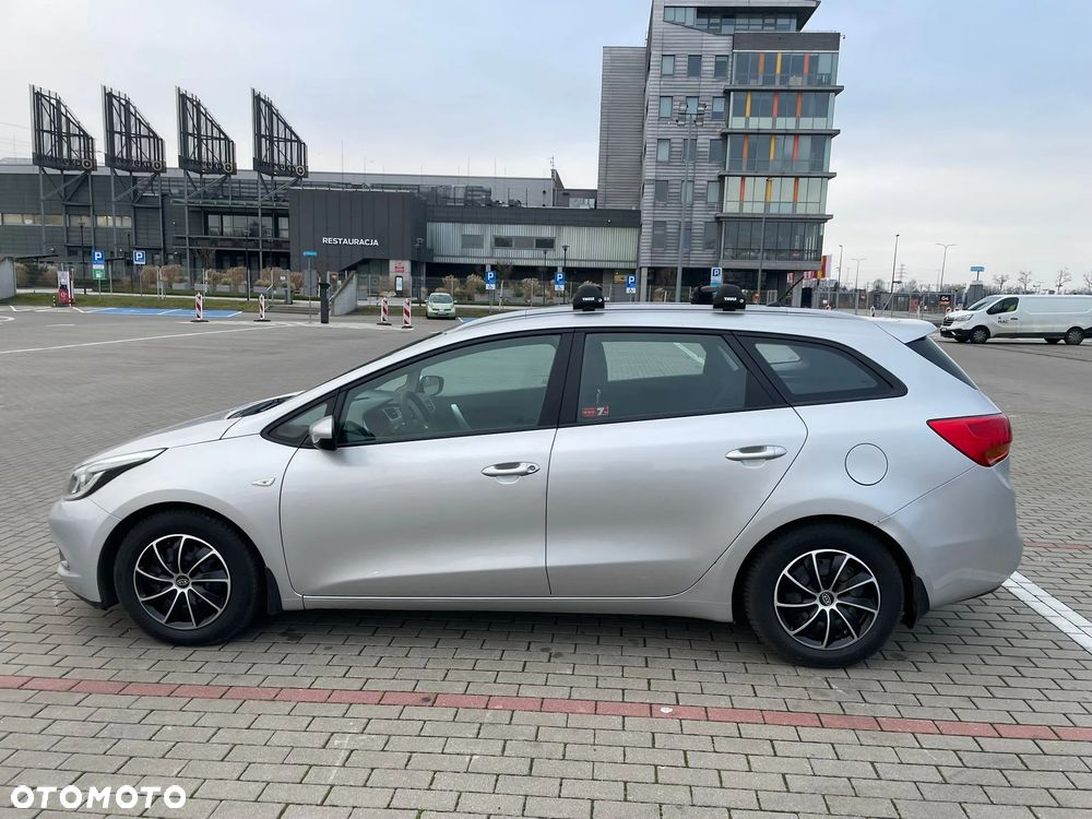 Kia Ceed - 8