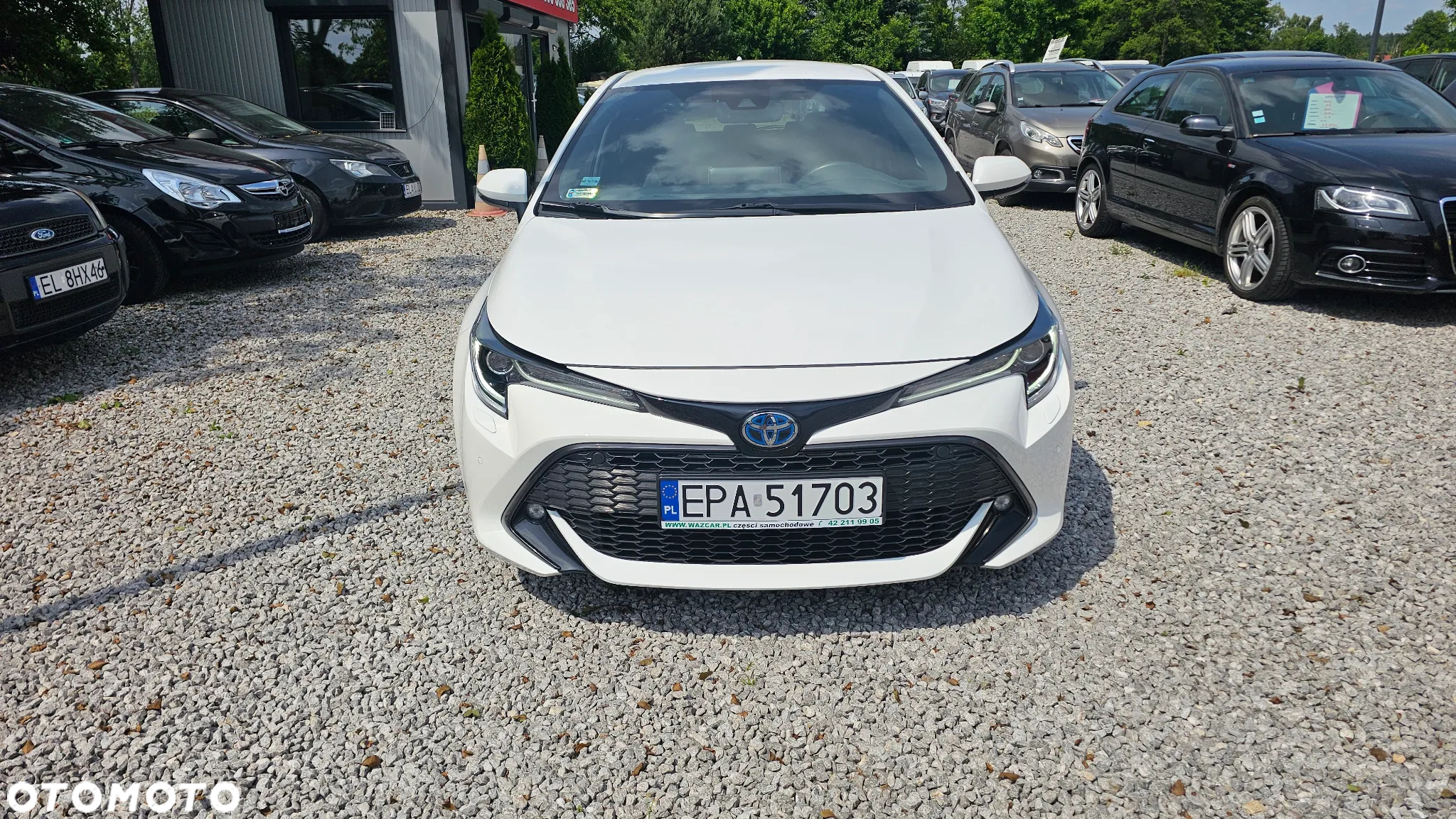 Toyota Corolla 1.8 Hybrid Black&White - 9