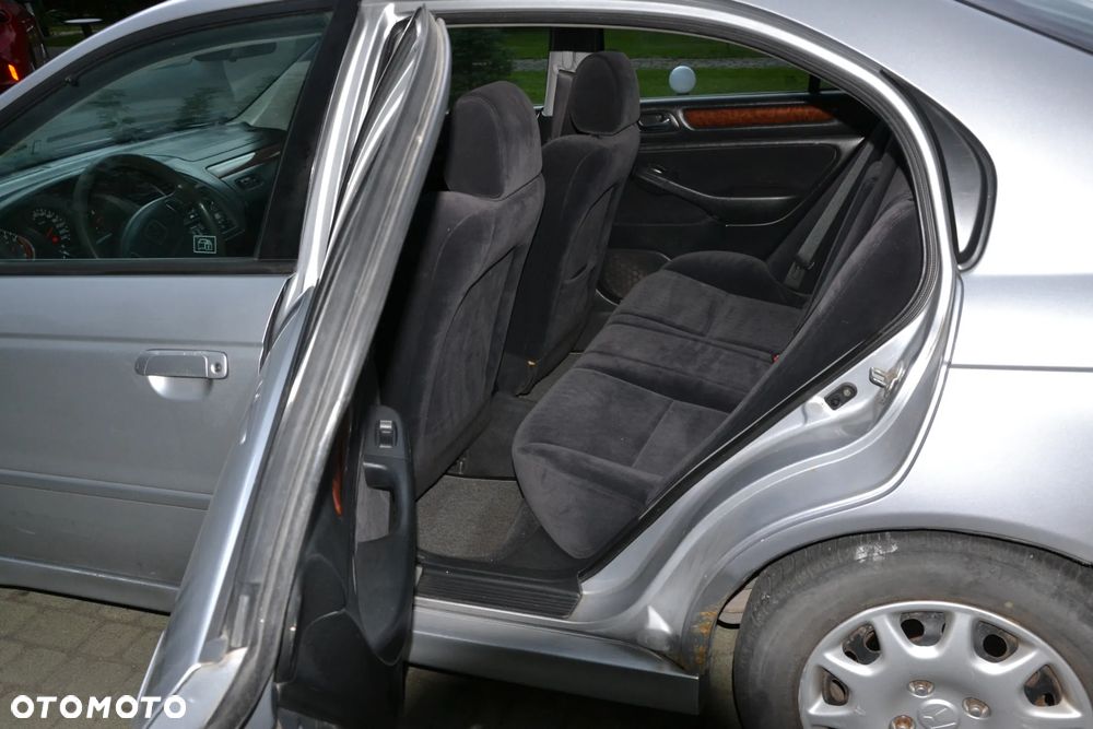 Honda Accord 1.8i LS - 7