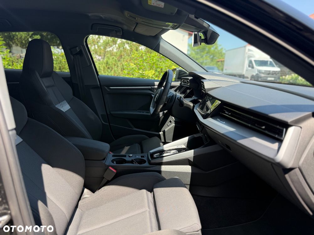 Audi A3 Sportback 35 TDI S tronic S line - 8