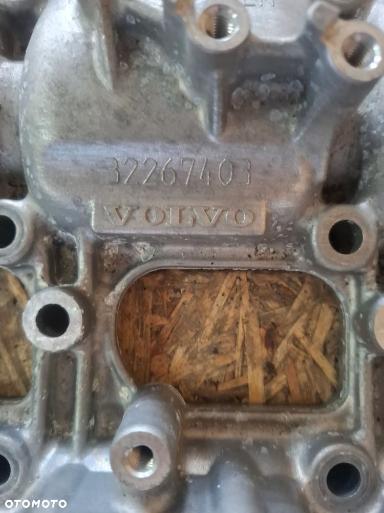 Volvo  pokrywa zaworowa 32267403 - 4