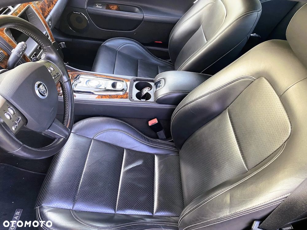 Jaguar XK 5.0 Coupe Portfolio - 13