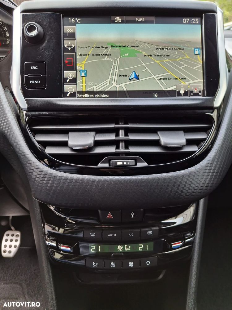 Peugeot 208 PureTech 110 Stop & Start Allure - 8