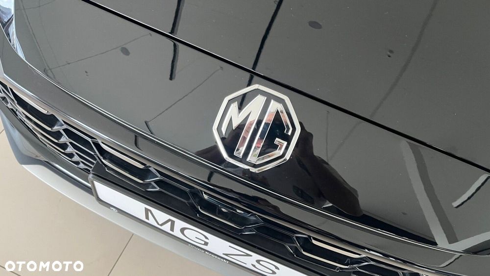 MG ZS Hybrid+ - 5