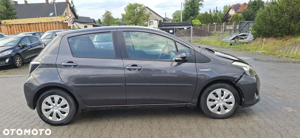 Toyota Yaris Hybrid 100 Dynamic - 5