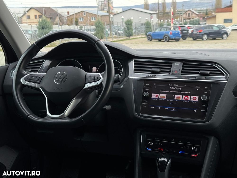 Volkswagen Tiguan - 11