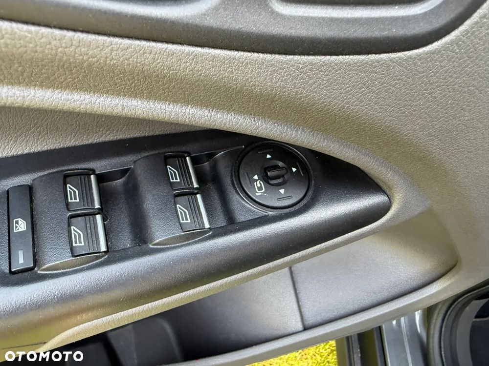 Ford Tourneo Connect Grand - 8