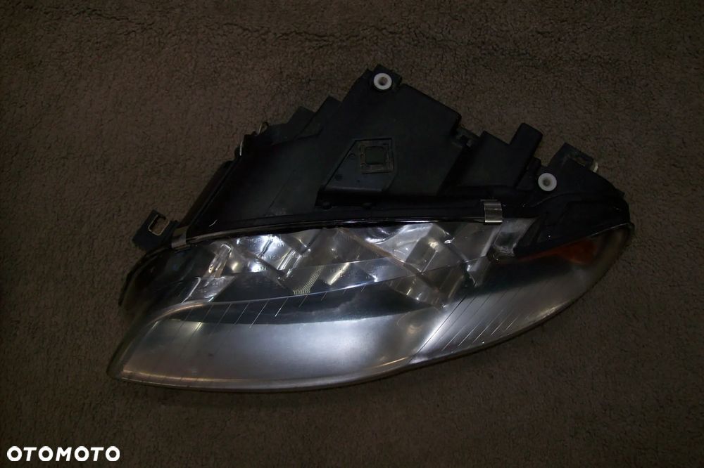 LAMPA PRZEDNIA PRAWA AUDI A4 B7 EUROPA - 4