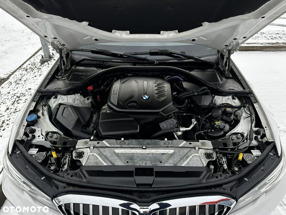 BMW Seria 3 320d Luxury Line - 40