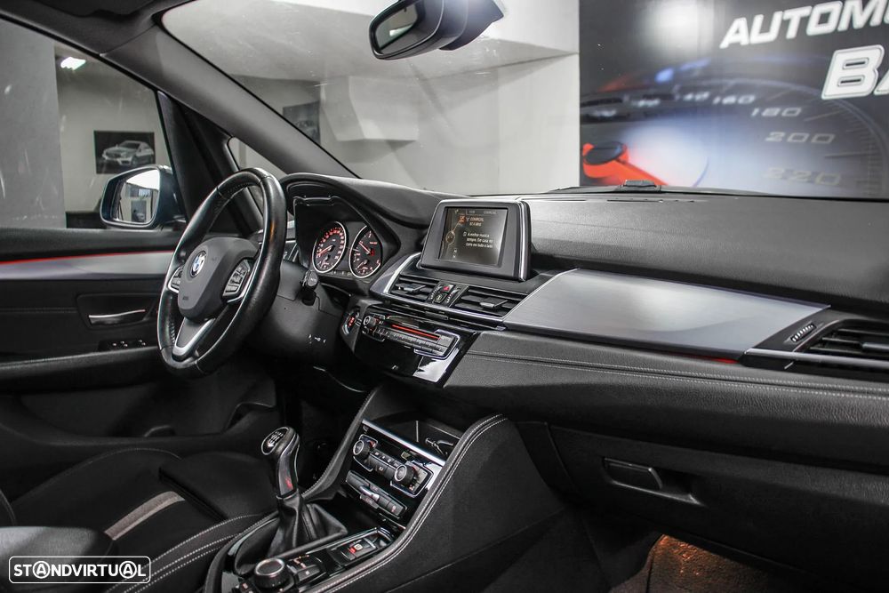 BMW 216 Active Tourer d Line Sport - 25