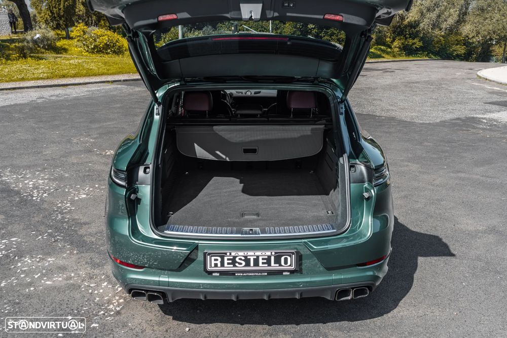 Porsche Cayenne Turbo E-Hybrid - 12