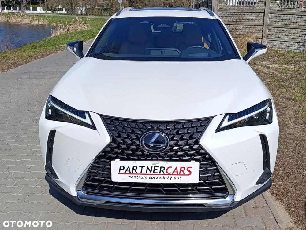 Lexus UX 300h Executive Line - 3