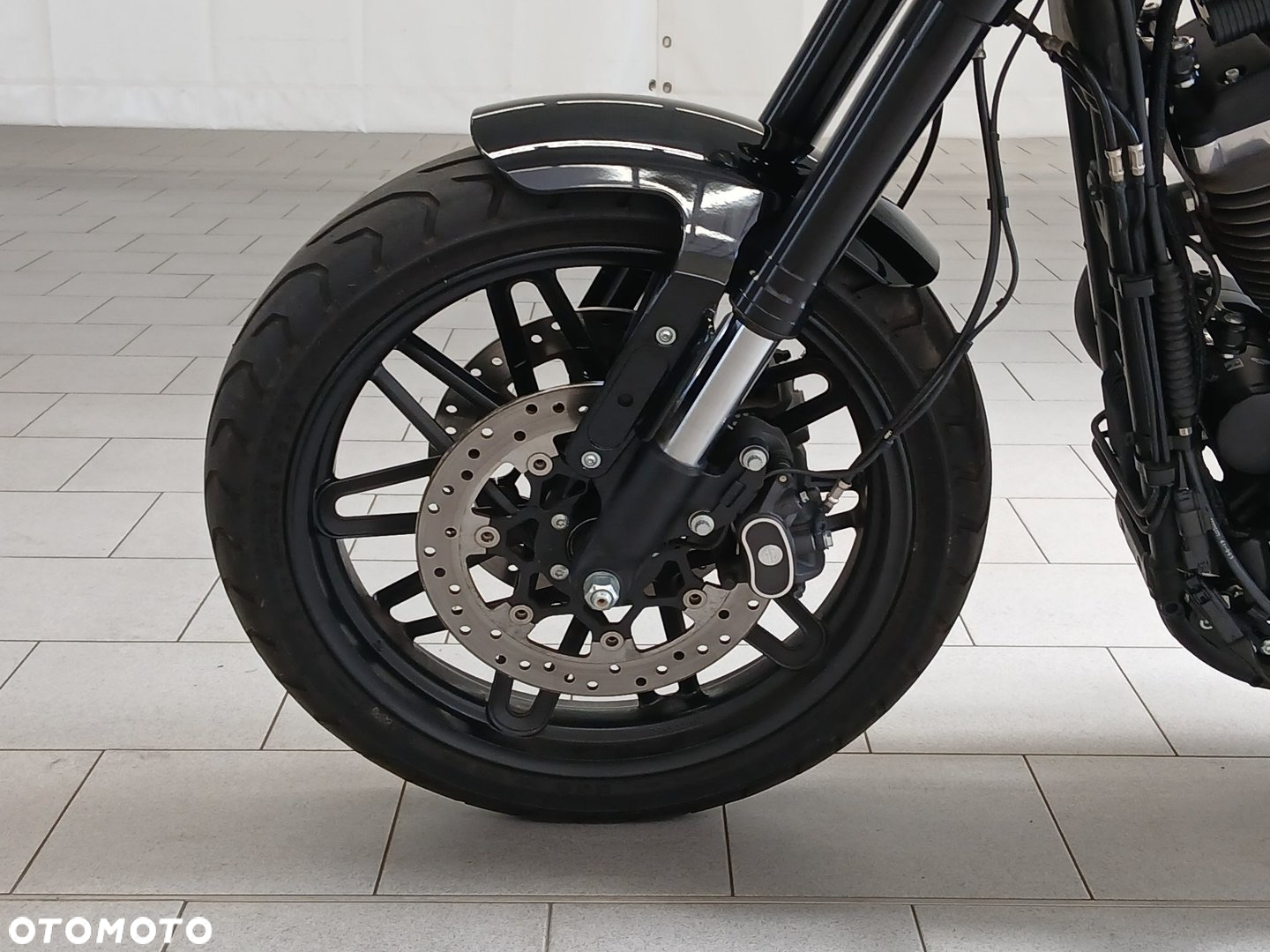 Harley-Davidson Sportster Roadster 1200R - 23